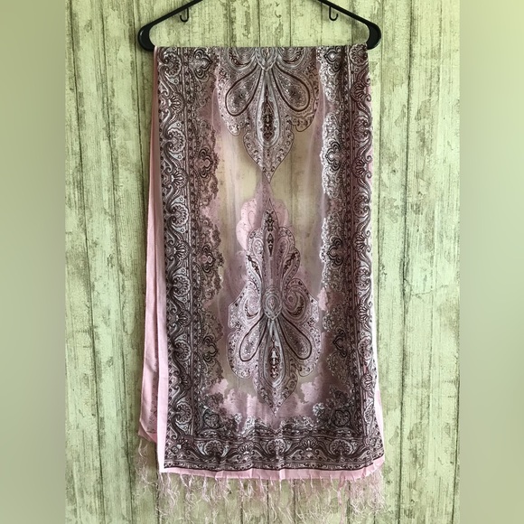 Scarves - Picture 1 of 6